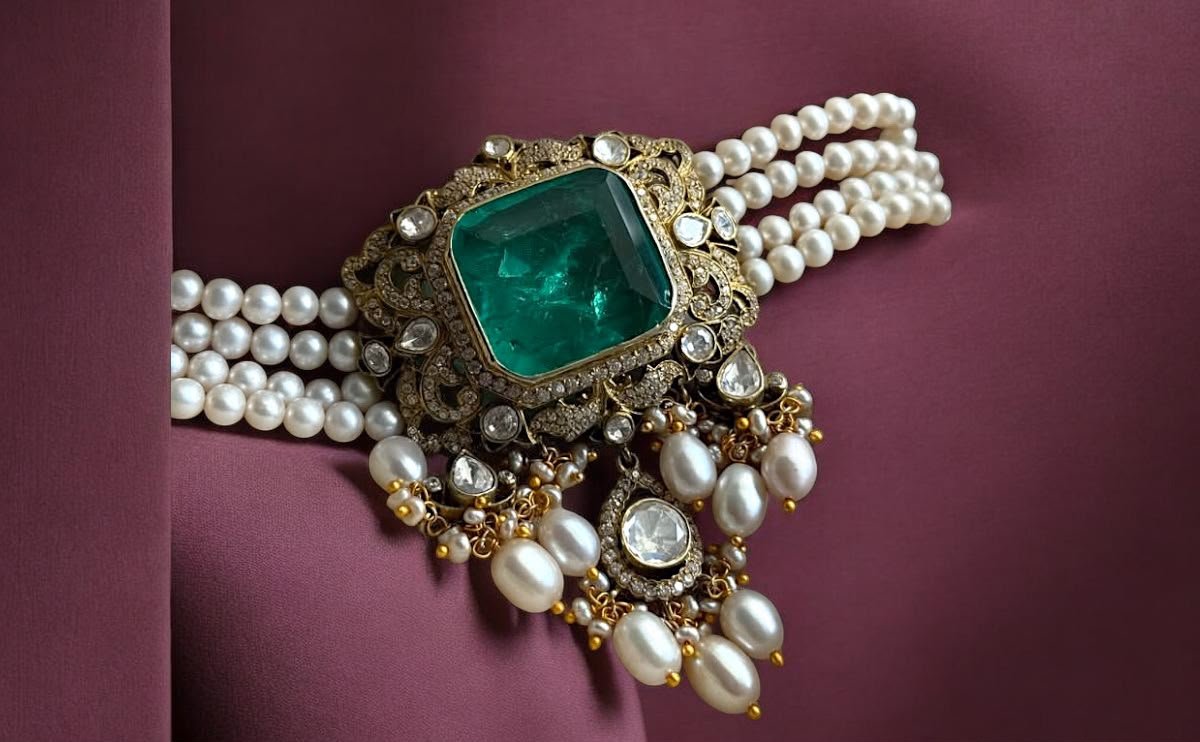 Emerald Jewellery Jaipur: Zambian Emerald Polki choker by Taparia Jewels